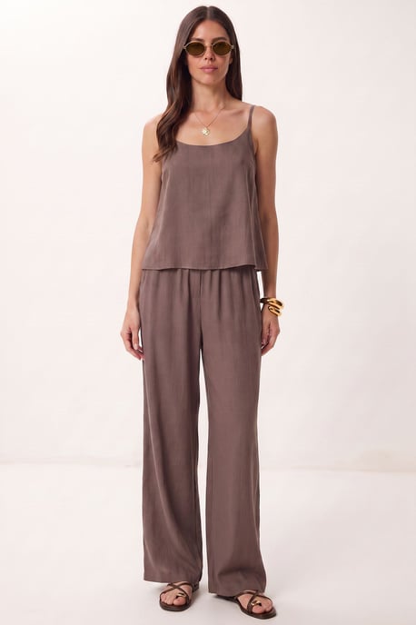 V-Neck Sleeveless Two-Piece Coord Set with Wide Leg Pants - Image 2