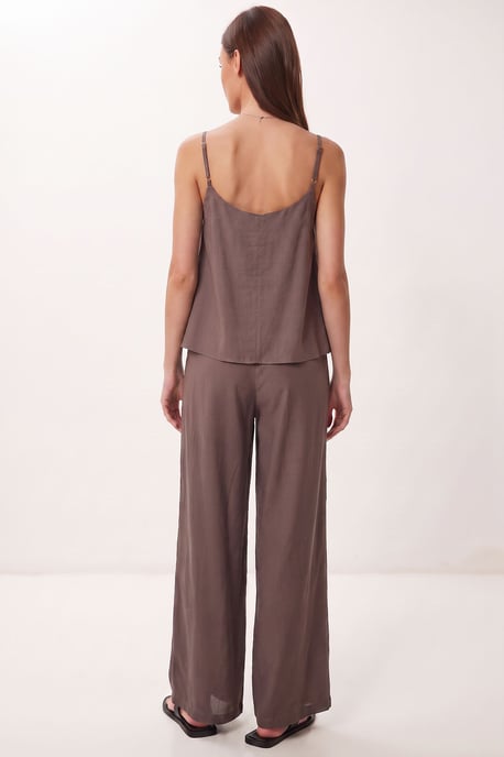 V-Neck Sleeveless Two-Piece Coord Set with Wide Leg Pants - Image 5