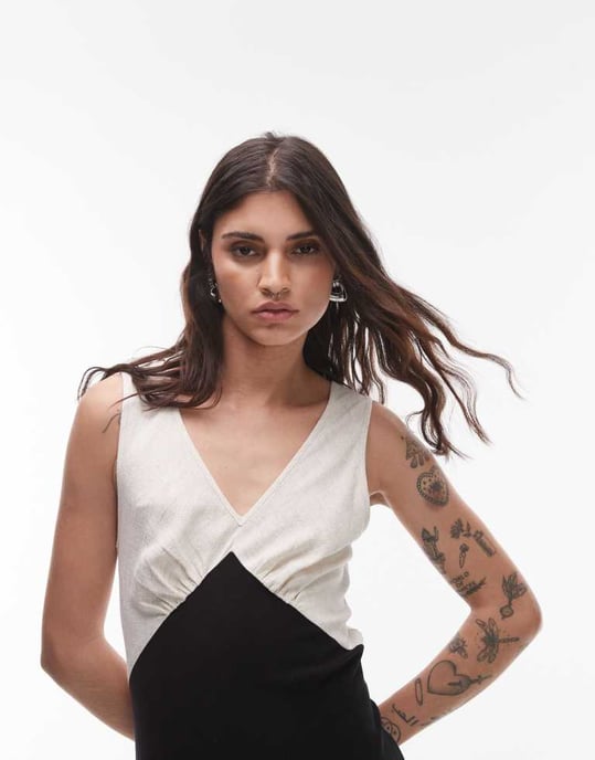 Topshop djup v kontrast linne midi klänning i svart - Image 2