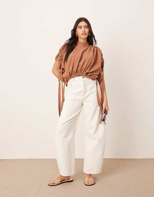 ARRANGE slouchy topp med dragsko i mocha - Image 3