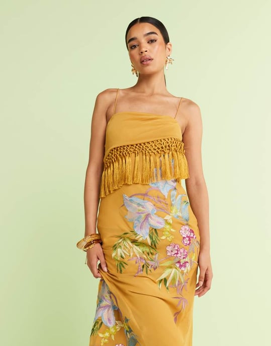 ASOS DESIGN maxi klänning med fransdetaljer och broderi i senapsgul - Image 4