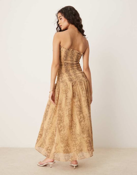 ASOS DESIGN shirred chiffong klänning med drop waist i ormskinnsmönster - Image 4