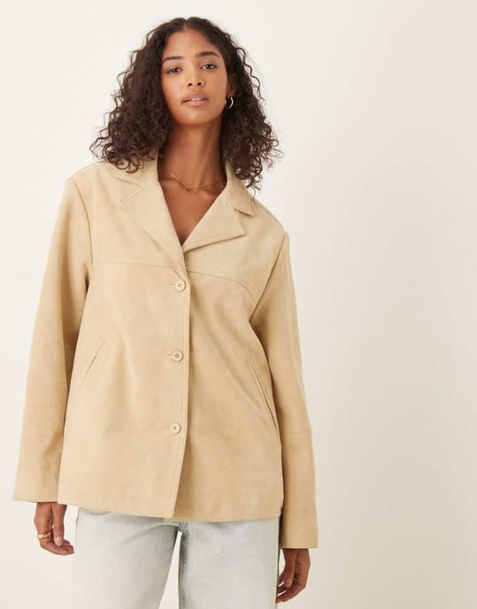 ASOS DESIGN äkta mocka 70-talsjacka i smörkräm - Image 3