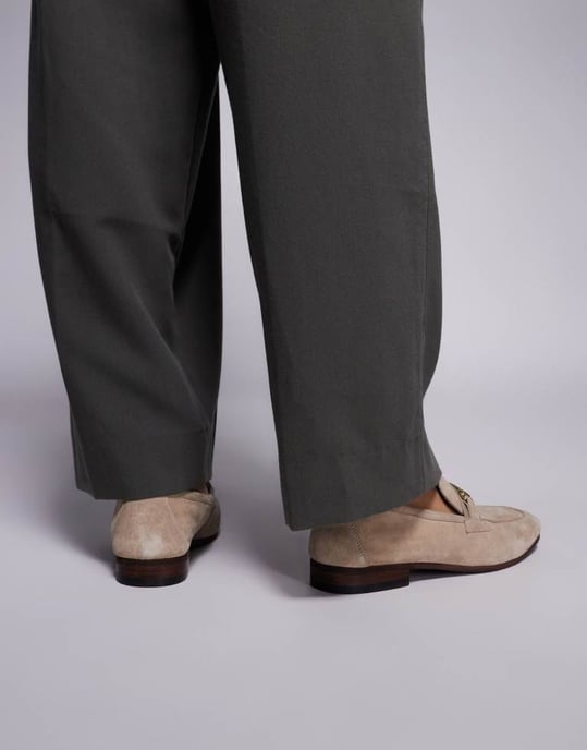 Walk London Capri trim loafer i stensamsuede - Image 3
