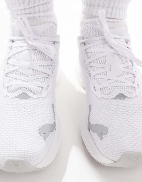 Puma Electrify Nitro 4 träningsskor i vitt - Image 4