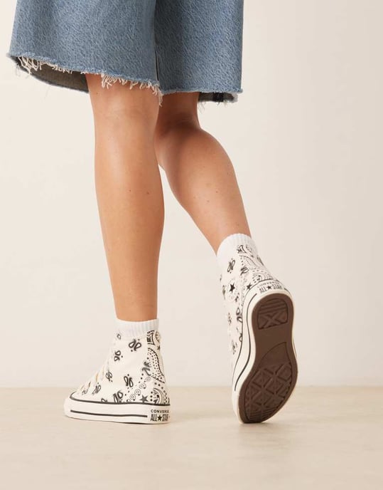 Converse Chuck Taylor All Star Hi-sneakers i off-white med paisleymönster - Image 3