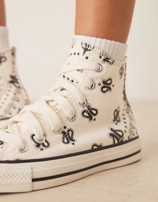 Converse Chuck Taylor All Star Hi-sneakers i off-white med paisleymönster - Image 4