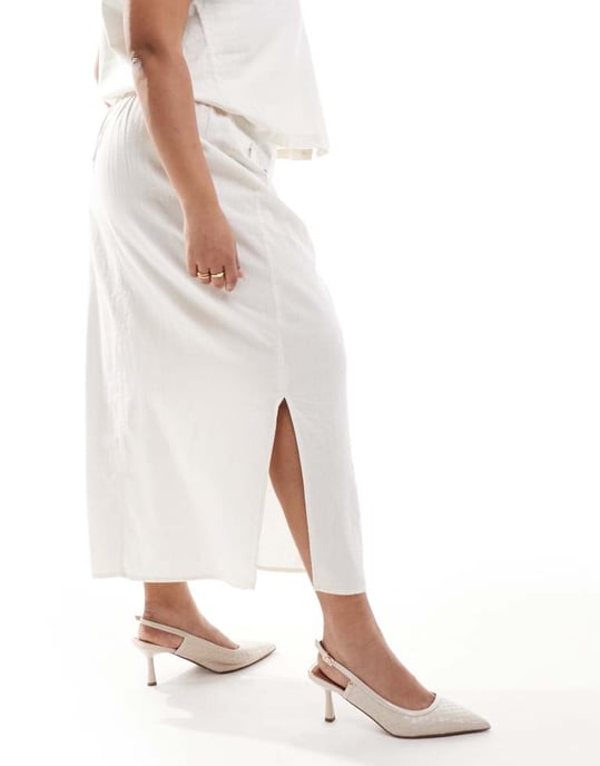 Vero Moda Curve linen midi skirt co-ord in off white - Image 2