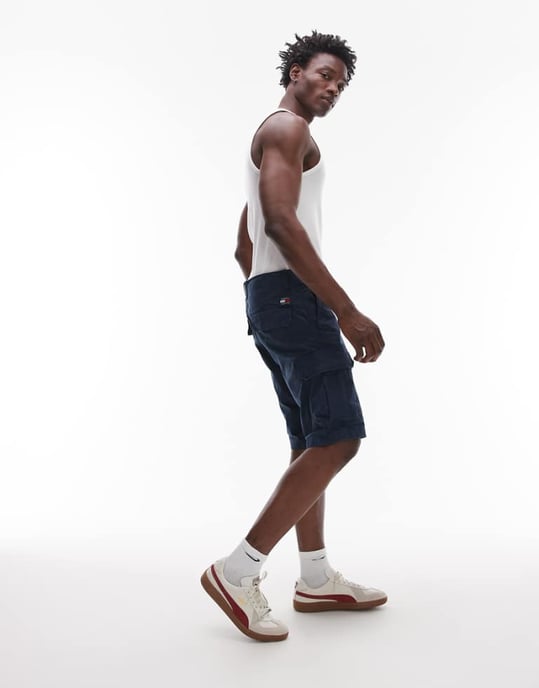 Tommy Jeans Otis reguljära cargoshorts i marinblå - Image 1