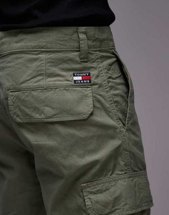 Tommy Jeans Otis vanliga cargo-shorts i grön - Image 2