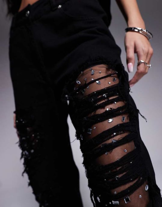 ASOS X THE SOURCED COLLECTION baggy jeans med diamante spets och hål i svart - Image 4