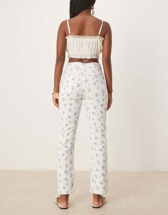 ASOS DESIGN mid-rise raka jeans i blommönster - Image 3