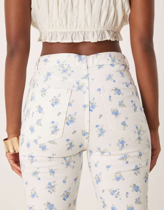 ASOS DESIGN mid-rise raka jeans i blommönster - Image 4