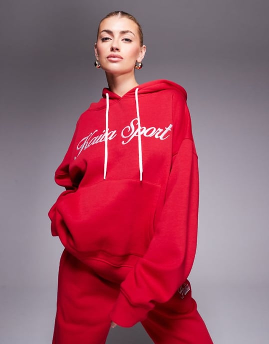 Kaiia bomullsmix sport broderad skriptlogotyp med dragsko hoodie set i röd och vit - Image 1