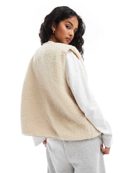 Object teddy fleece sleeveless jacket in cream - Image 2