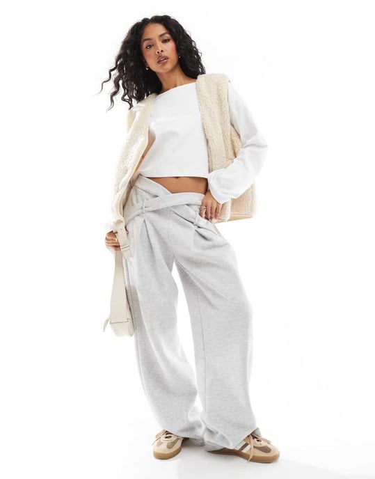 Object teddy fleece sleeveless jacket in cream - Image 3
