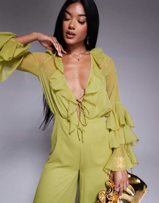 ASOS DESIGN långärmad jumpsuit med volanger och knytdetalj i olivgrön - Image 2