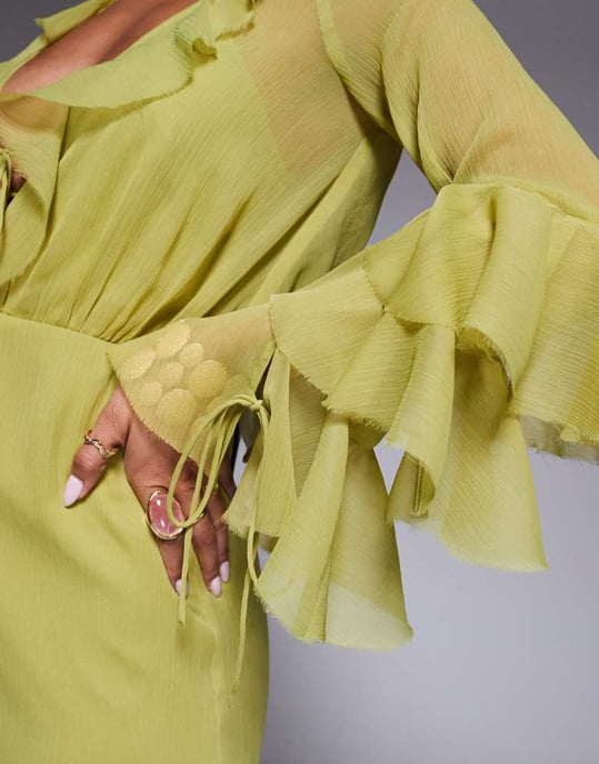 ASOS DESIGN långärmad jumpsuit med volanger och knytdetalj i olivgrön - Image 4