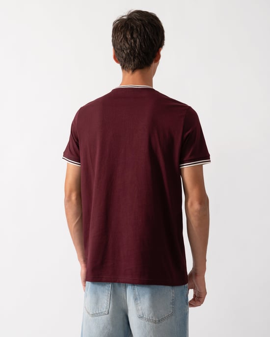 Regular Fit Short Sleeve Logo Detail T-Shirt in Burgundy - Image 2
