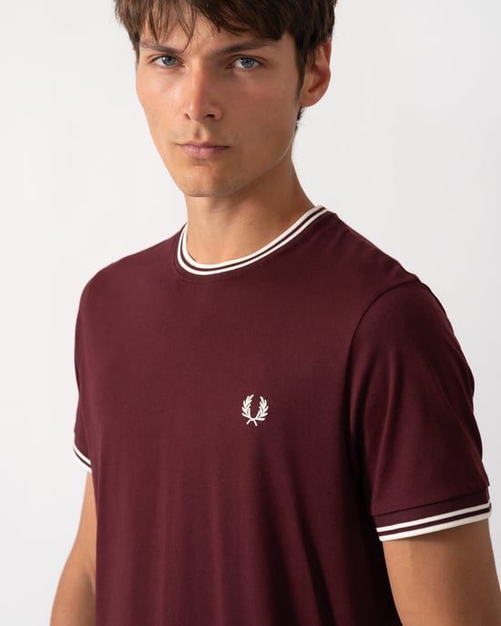 Regular Fit Short Sleeve Logo Detail T-Shirt in Burgundy - Image 3