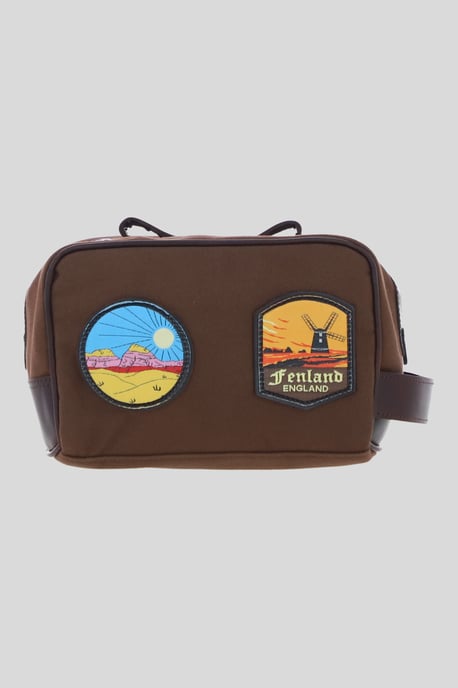 Explorer Patch Washbag - Image 3