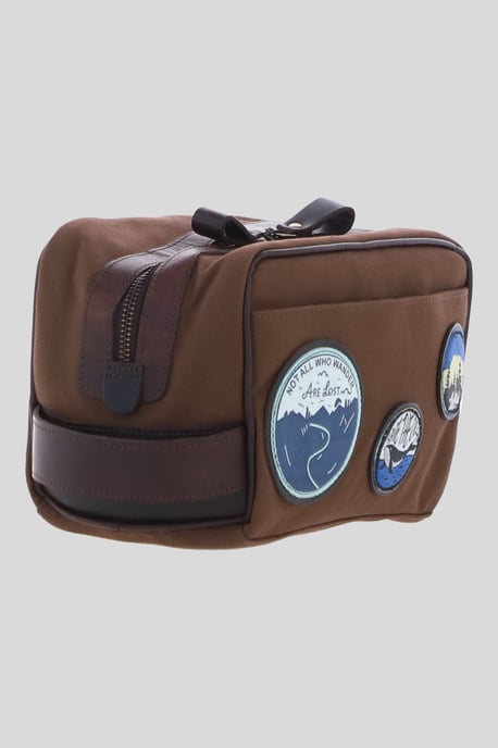 Explorer Patch Washbag - Image 4