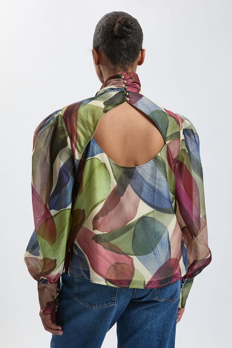 Plus Size Petal Print Organza Pussybow Blouse - Image 2