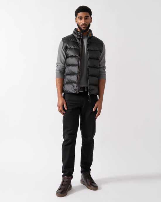 Jeordie Down Vest Down Vest in Black - Image 4