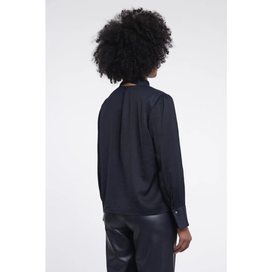 Rino & Pelle Bryanna.7002611 rino en pelle blouse with bow tie neck dark navy - Image 4
