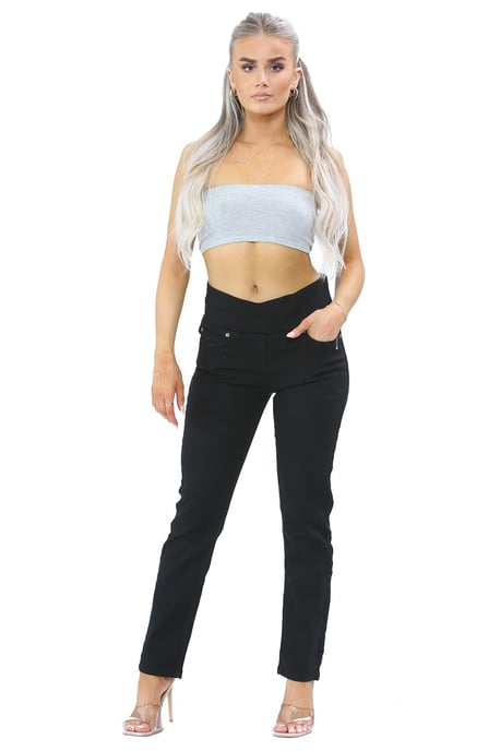 Womens Elasticated Waist Tummy Control Jeans in Black - Image 4