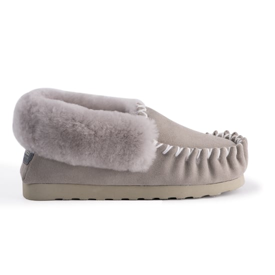 Aus Wooli "Waterloo" Australia Hand Stitched Women's Sheepskin Moccasin, Light Grey - Image 2