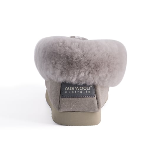 Aus Wooli "Waterloo" Australia Hand Stitched Women's Sheepskin Moccasin, Light Grey - Image 3