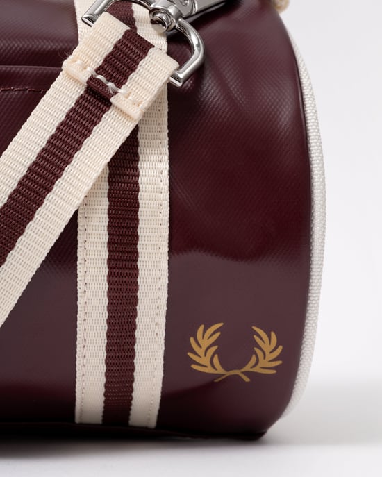 Logo Detail Shoulder Bag in Wine - Image 4
