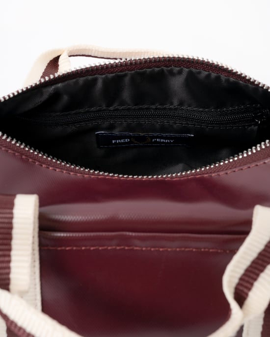 Logo Detail Shoulder Bag in Wine - Image 5
