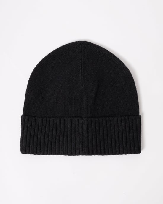 Akaio R Logo Detail Beanie in Black - Image 3