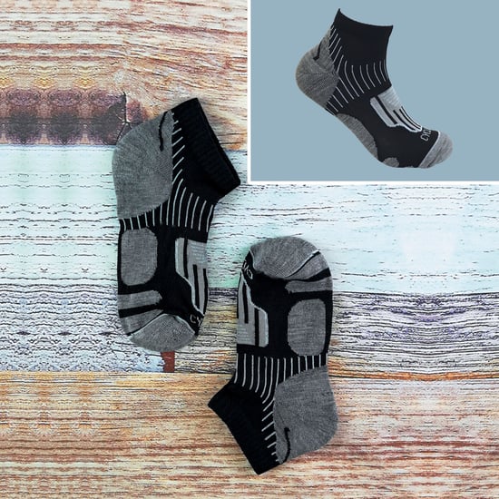 3 Pairs Ladies Anti Sweat Ankle Trainer Sports Socks with Heel Padding - Image 5