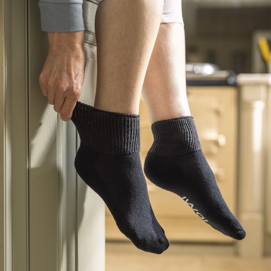 IOMI - 3 Pairs Cotton Cushioned Diabetic Socks for Swollen Feet and Legs - Black - Image 4