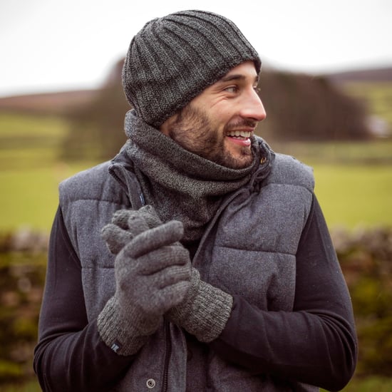 Mens Thermal Hat & Glove Set for Winter | Heat Holders | Fleece Lined - Black - Image 5