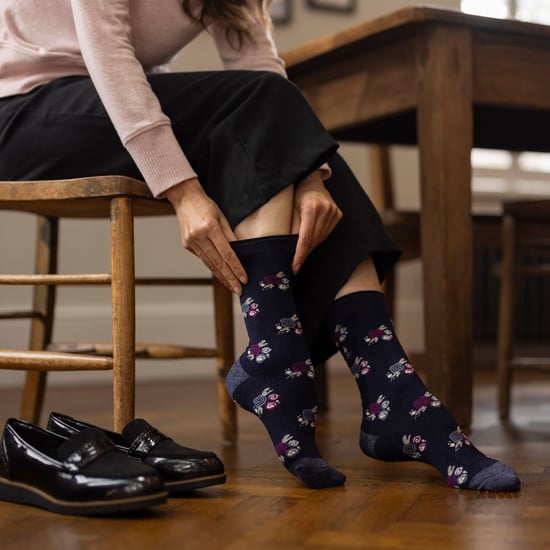 Heat Holders - Ladies Ultra Lite Thermal Brushed Inner Yarn Design Socks - Black/ Purple (Nicosia) - Image 4