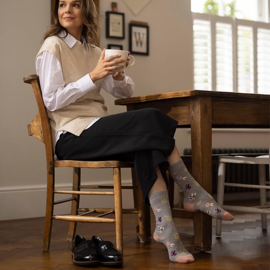 Heat Holders - Ladies Ultra Lite Thermal Brushed Inner Yarn Design Socks - Black Floral (Bellis) - Image 3