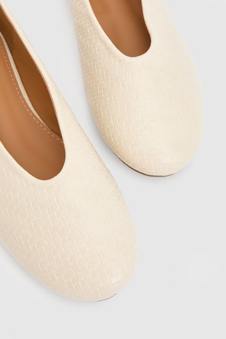 Angeline Faux Leather Woven Effect Round Toe Ballet Pumps - Image 3