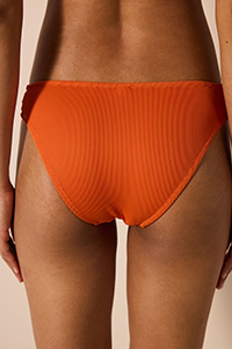 Texturerade Ribbade Bikinibyxor med Mellanhöjd - Image 2