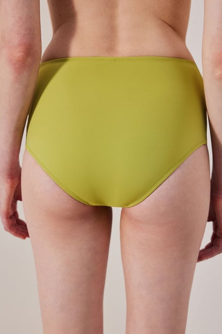 Högmidjade Bikiniunderdelar med Urtag - Image 2