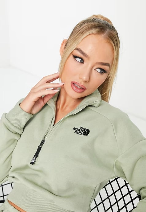 The North Face Womens 1/4 Zip Fleece Sweat in Tea Green - Image 4