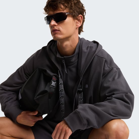 U Essential Light Relaxed 1/4 Zip Crew TNF - Image 6
