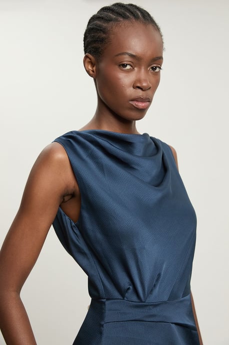 Textured Satin Ruffle Detail Sleeveless Midi Dress - Image 2
