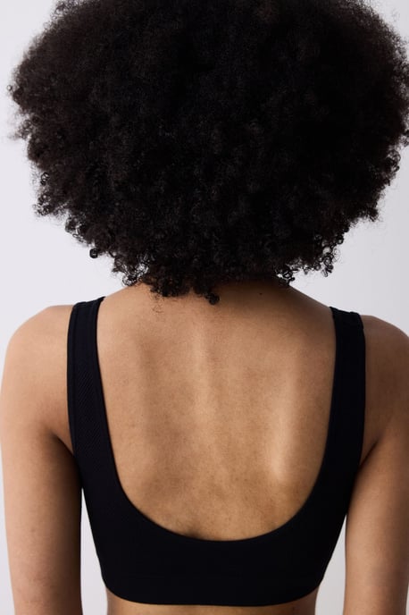 Sömfri Stickad Bralette - Image 5