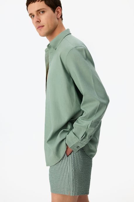 Herrers oversized långärmad linneskjorta - Image 3
