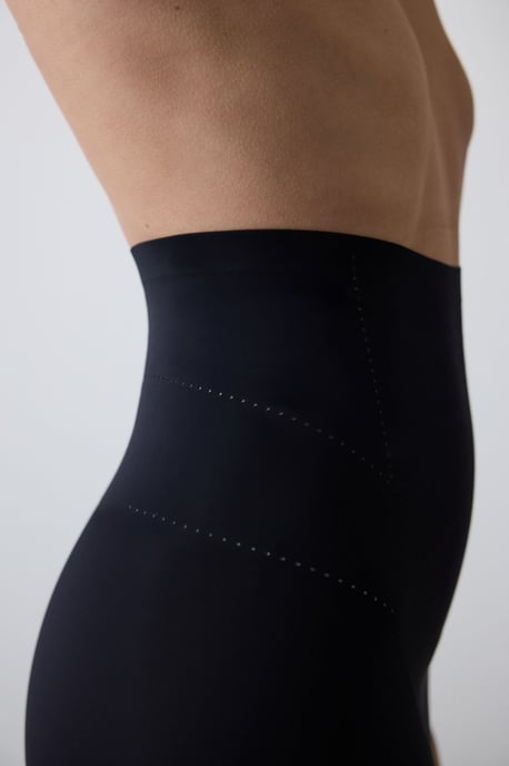 High-Waist Strapless Shapewear Shorts - Image 2