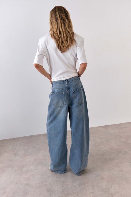 Mid Rise Slouchy Boyfriend Jean - Image 3